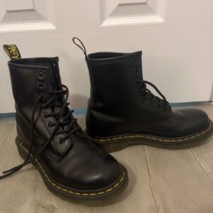 Dr. Martens - 1460 Smooth Leather Lace Up Boots in Black
